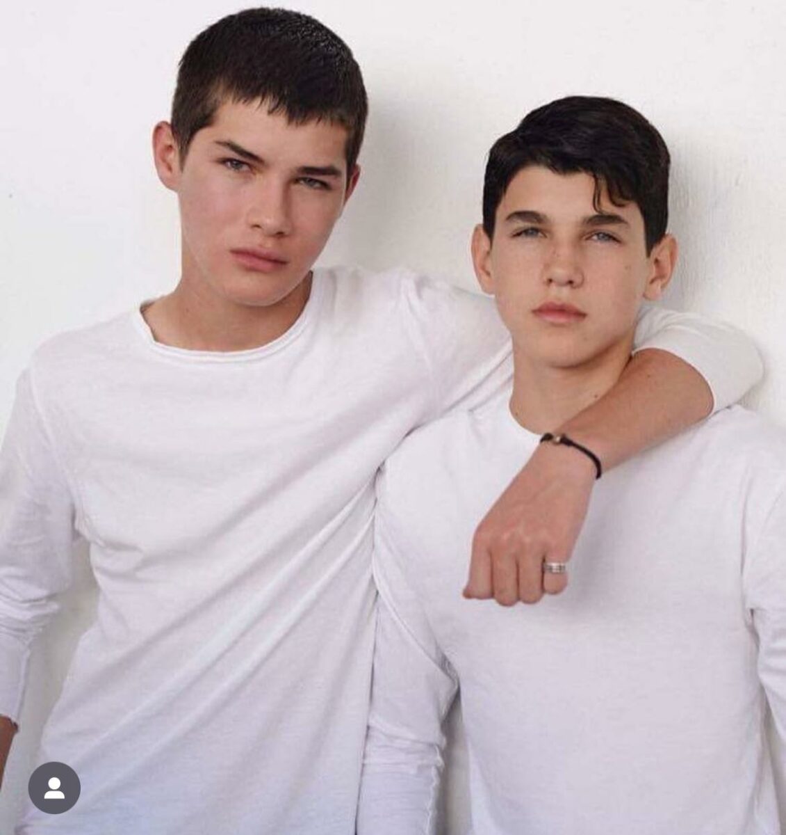 Alfredo Díaz y su hermano