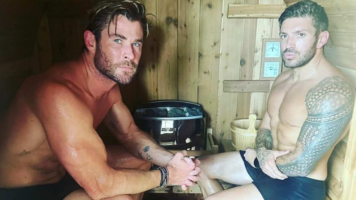 Chris Hemsworth fue visto en un sauna con otro hombre