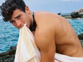 Jason Fernández actor en playa sin ropa fotos