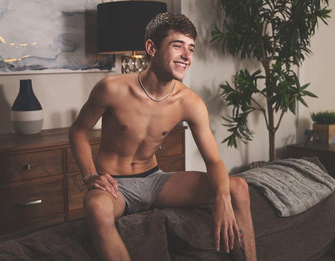 Joey Mills twink fotos actor 