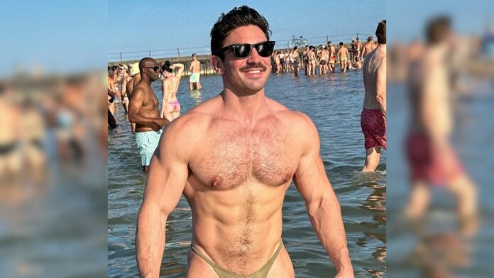 Steve Grand fotos en tanga traje de baño sin playera gay