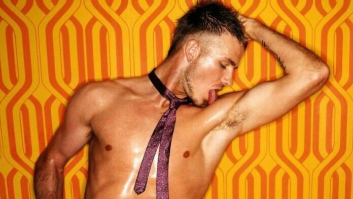 David Beckham modelo-exfutbolista fotos 2002 sudado sin playera