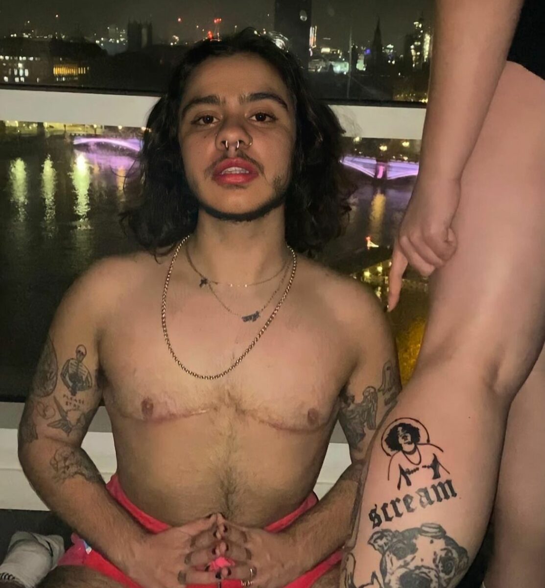 Felix Mufti sex education roman