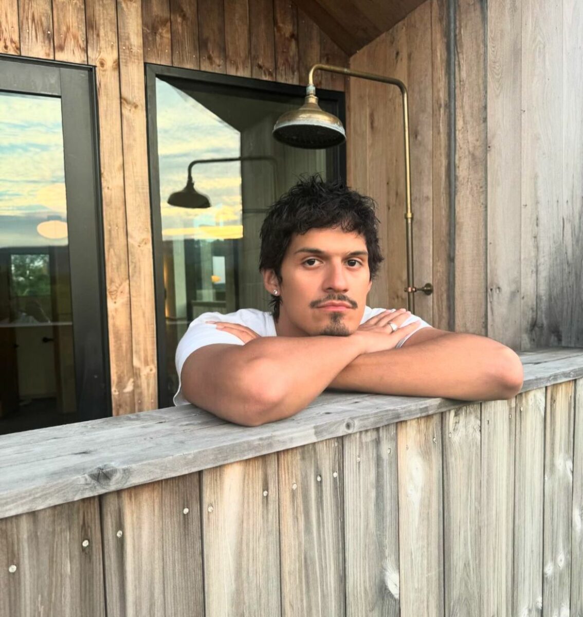 cantante queer fotos