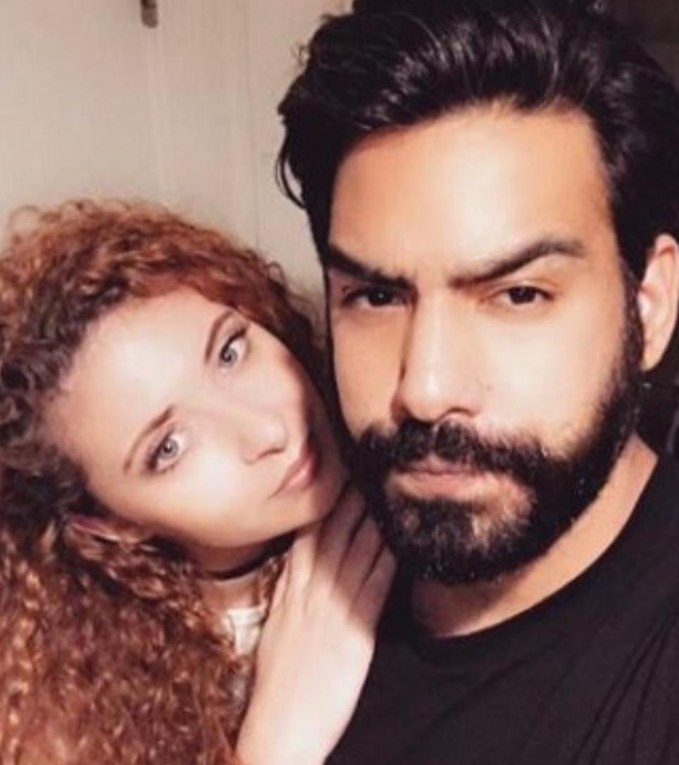 Rahul Kohli y Yasmin Molloy