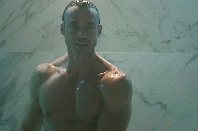 actor de Perfil Falso serie de netflix