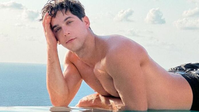 Mauricio Garza bronceado broncear zona íntima de su cuerpo fotos