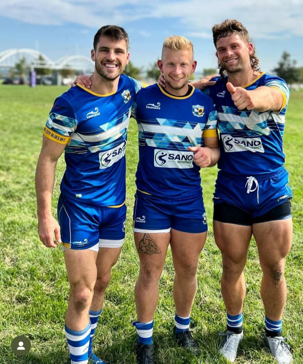 modelo con Stephen Lomas rugby