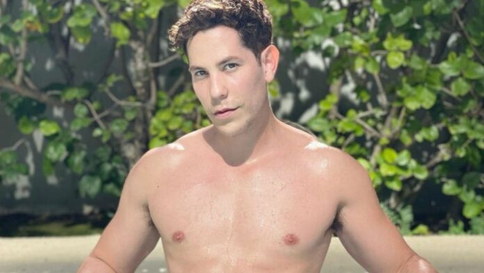 christian-chavez-actor-cantante-rbd-sin-playera-sexualidad-pareja-gay Christian Chávez actor cantante rbd gay sexualidad pareja biografía