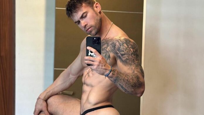 david-ortega-tanga-fotos-2023-ropa-interior David Ortega en tanga actor fotos 2023