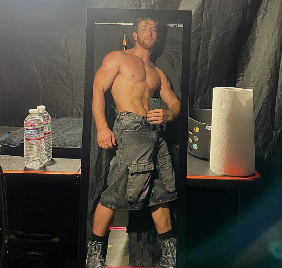 Jonah almanzar bailarín de rbd sin playera