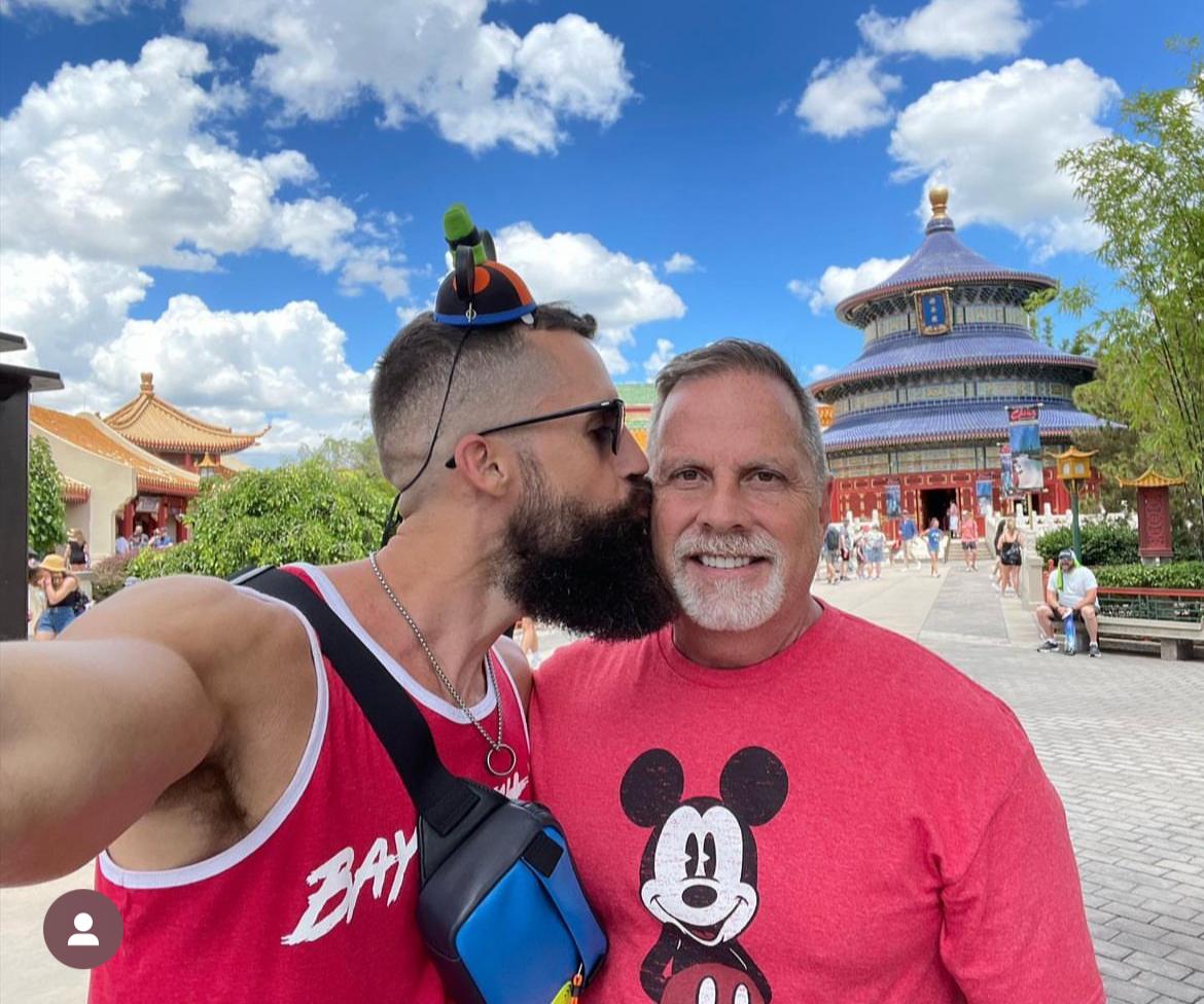 Sam Lantz y su esposo dl