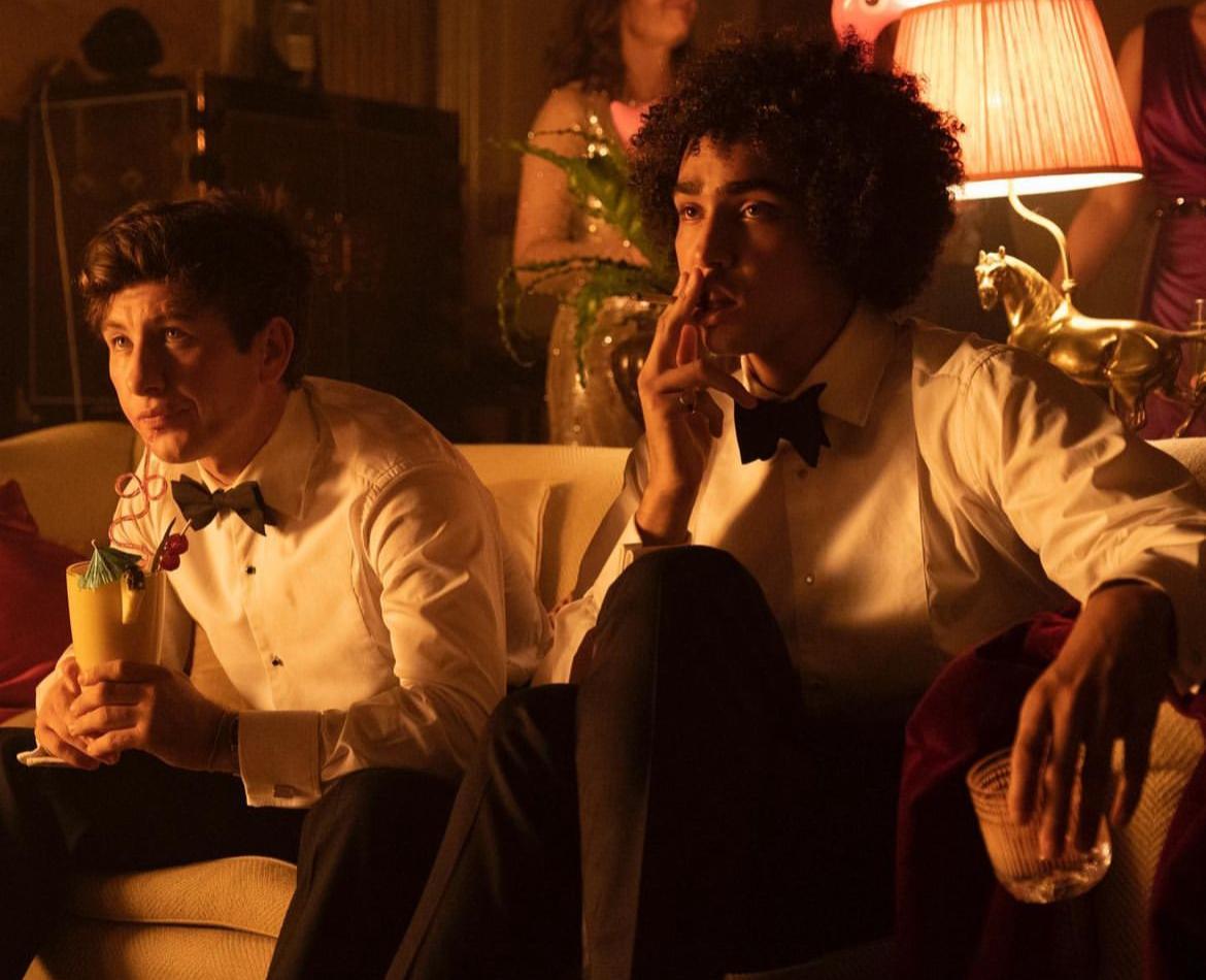 Archie Madekwe con Barry Keoghan