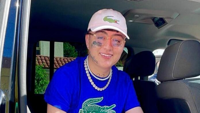 Dani Flow cantante sexualidad pareja relación poliamor gay trans biografía