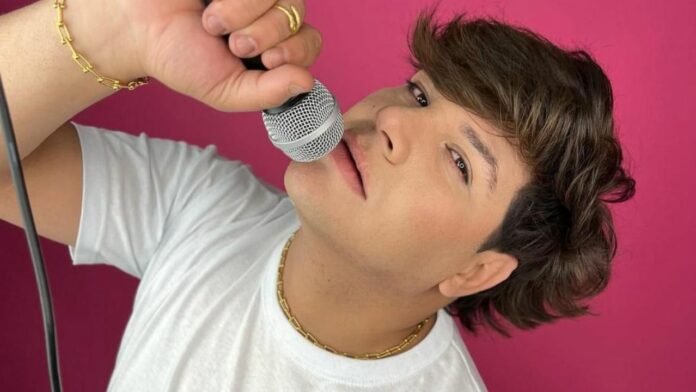 emmanuel-emma-vich-gran-hermano-argentina-fotos-videos-cantante-pareja-sexualidad-gay Emmanuel Vich emma gran hermano argentina fotos videos pareja esposo gay