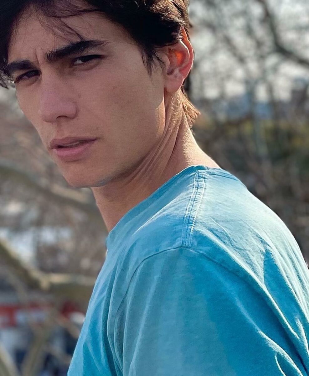 Enzo Vogrincic actor la sociedad de la nieve fotos