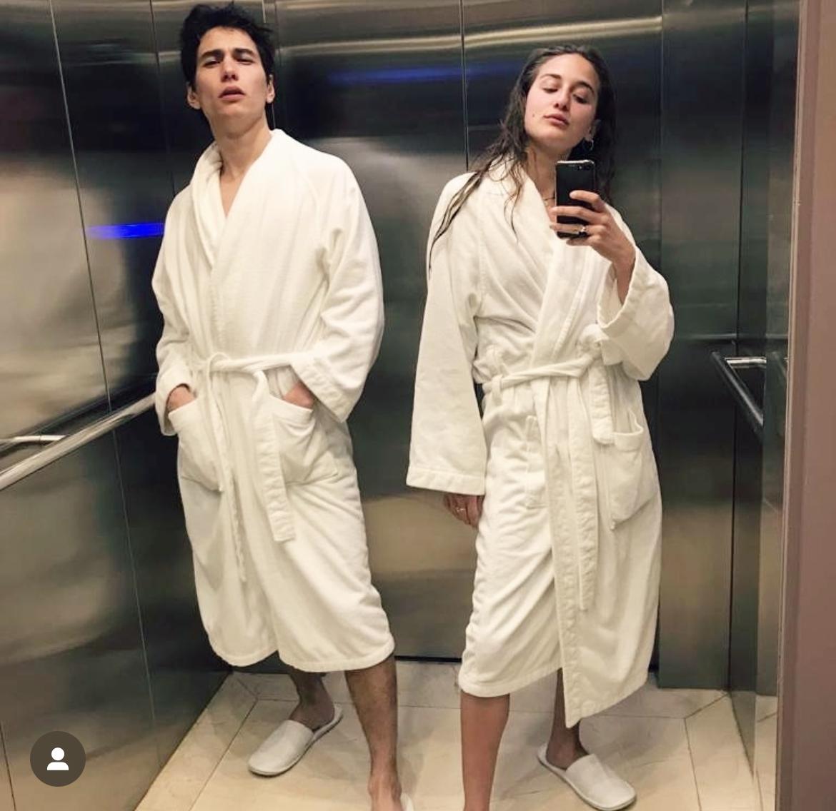 actor uruguayo con Sofía Lara