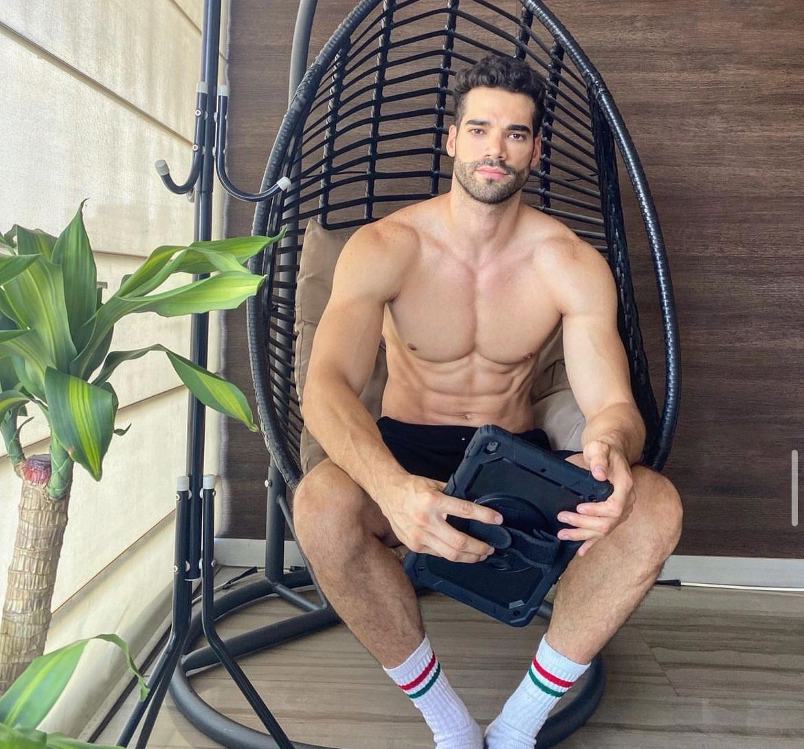 Guty Carrera la casa de los famosos 4 lcdlf4 actor pareja novia fotos videos