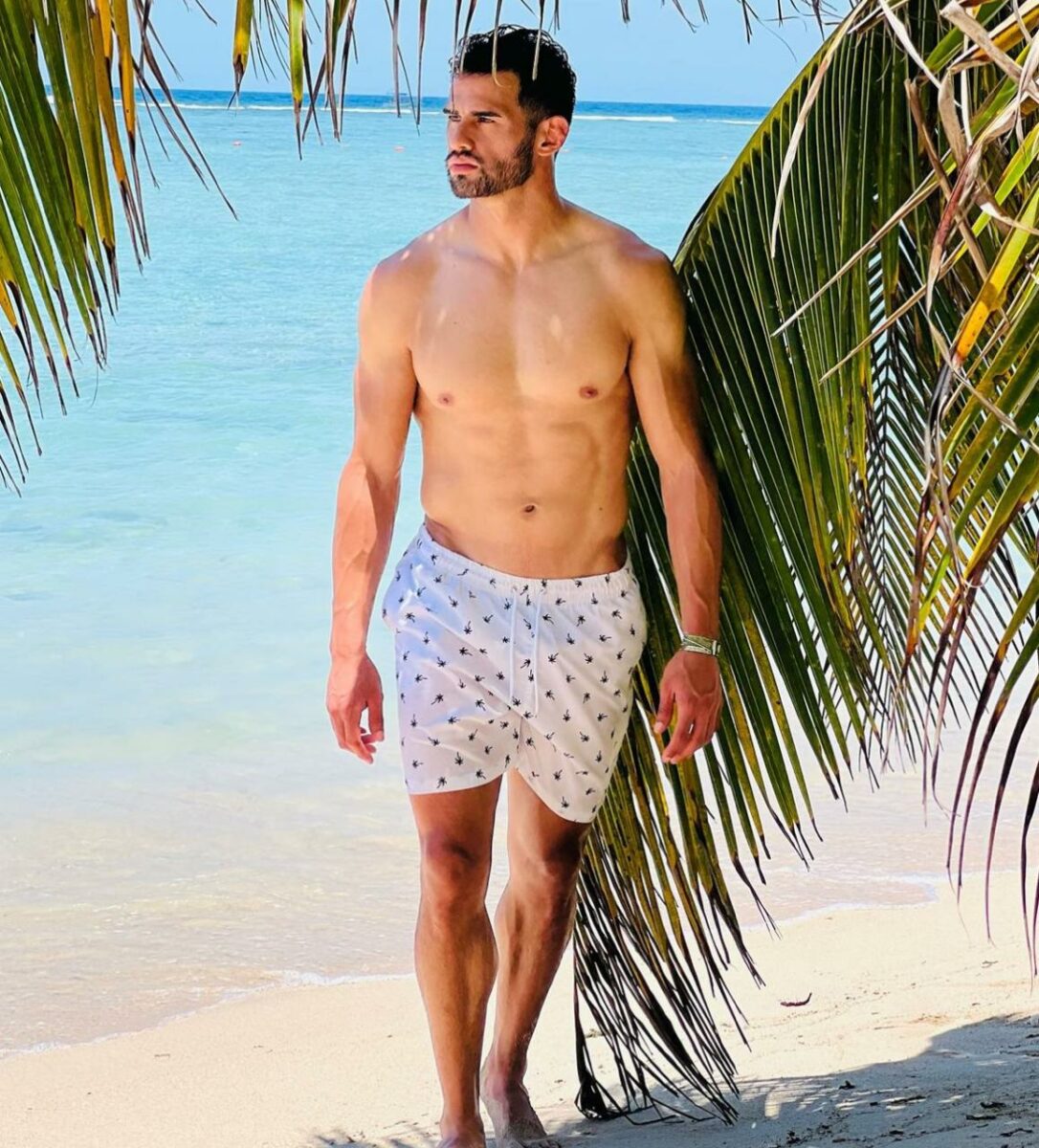 Heber Gallegos fotos videos playa sin playera