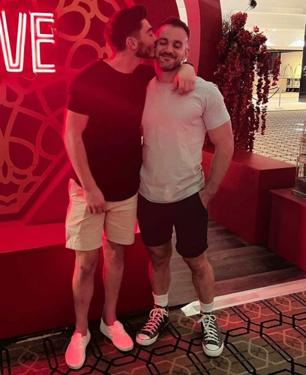 Josh Cavallo Leighton Morrell beso