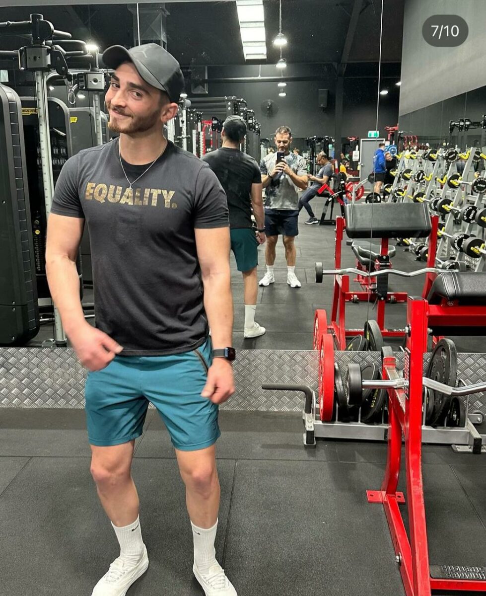 Josh Cavallo Leighton Morrell en el gimnasio novio pareja fotos