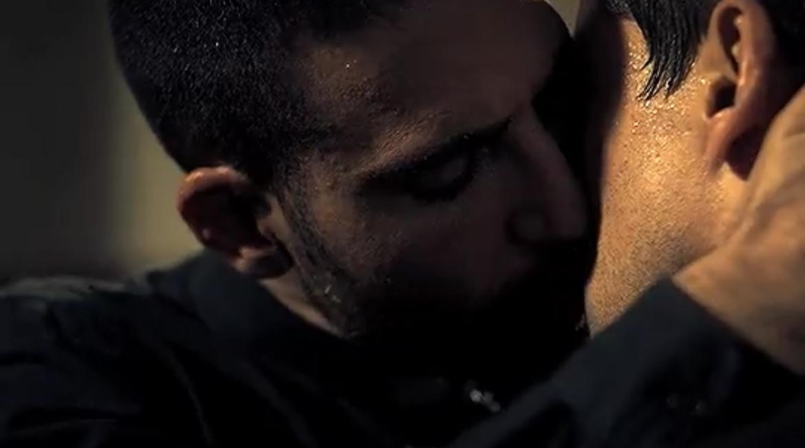 Luis Gerardo Méndez beso con Miguel Ángel Silvestre los enviados