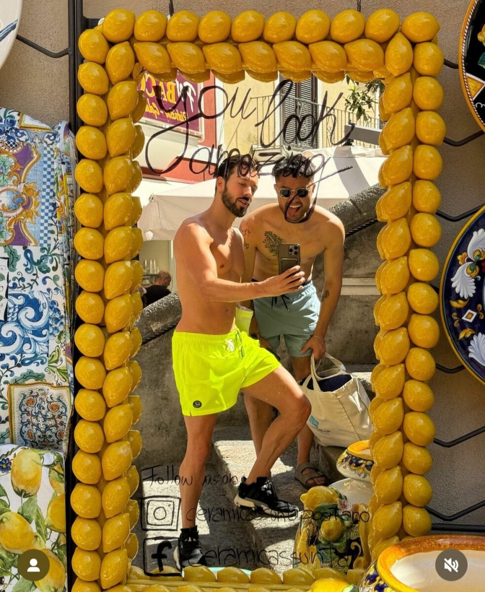 Roger González fotos con Ismael Zhu en Italia