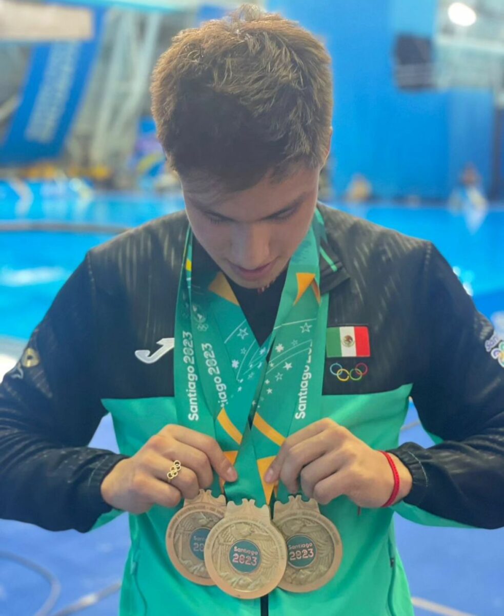 Osmar Olvera clavadista mexicano fotos videos biografía medallas