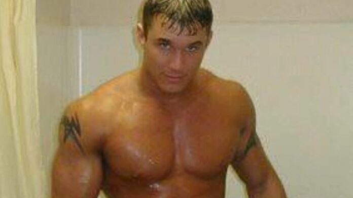Randy Orton fotos en wwe de joven en toalla sin ropa luchador
