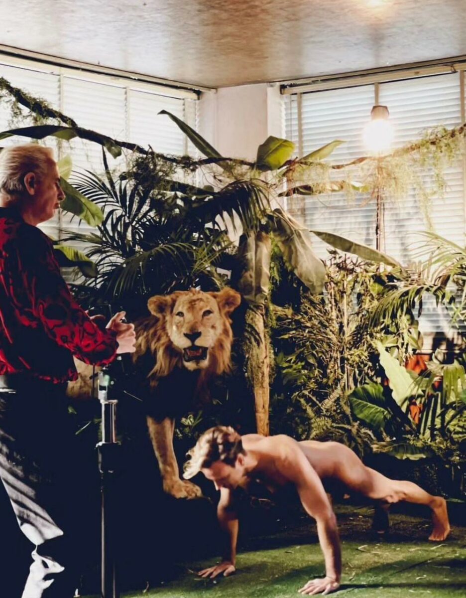 Alessandro Borghi actor supersex flexiones lagartija