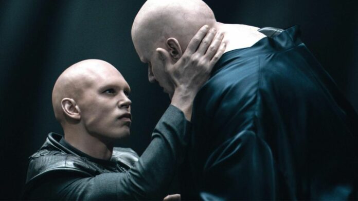 austin-butler-stellan-Skarsgård-dune-part-two-duna-parte-dos-beso-sexualidad-gay-pareja-actor Austin butler y stellan Skarsgård beso en duna parte dos dune