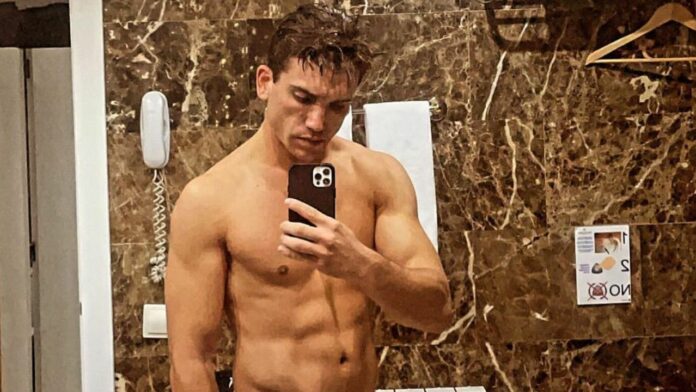 jaime-lorente-actor-biografia-sexualidad-pareja-fotos-equus-mano-de-hierro Jaime Lorente actor mano de hierro equus personaje gay sin ropa