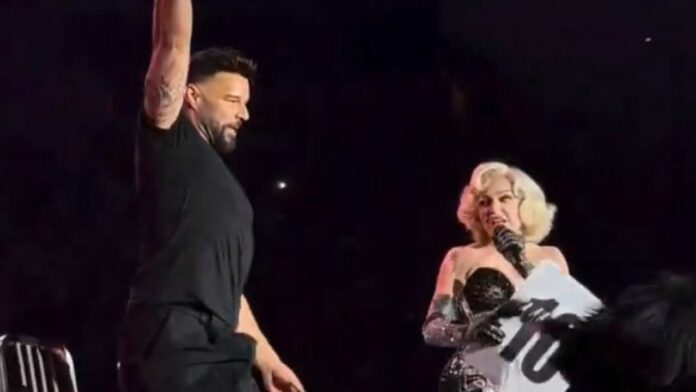 Ricky Martin madonna bulto concierto video fetiche de pies fotos cantante gay