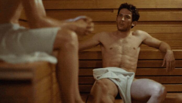 Josh O'Connor Mike Faist actores sauna gay lgbt