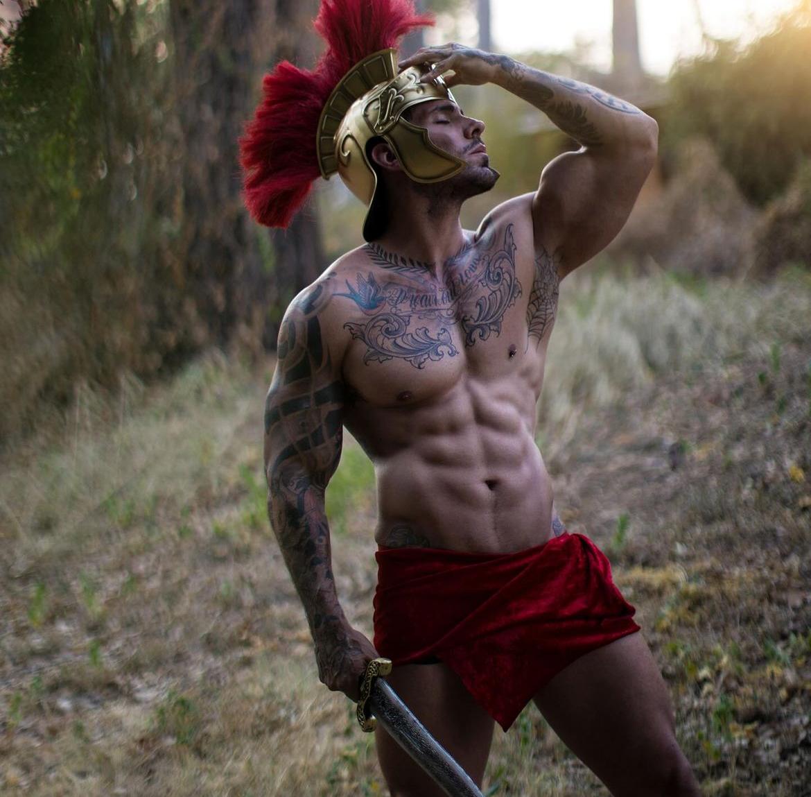 Veneno videos fotos vestuario espartano