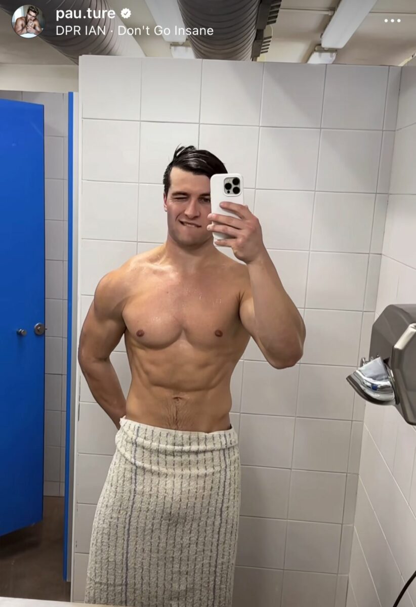 Pau Tubert famosos en toalla