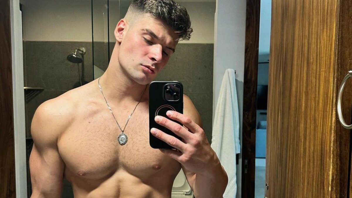 Malik Delgaty actor de videos gay fotos biografía sexualidad en la cama
