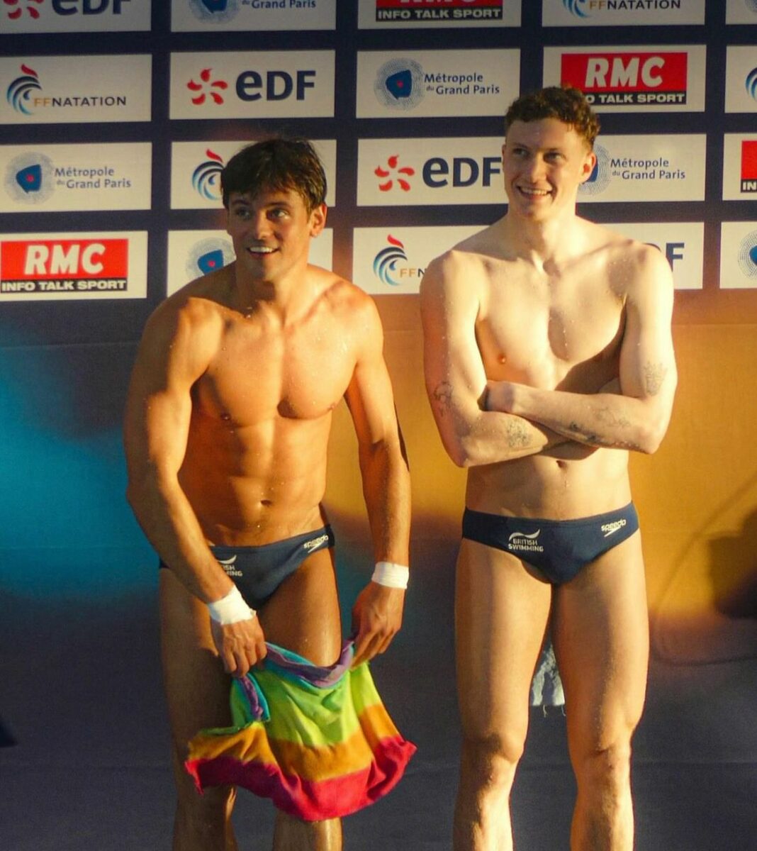 Noah Williams y clavadista gay británico