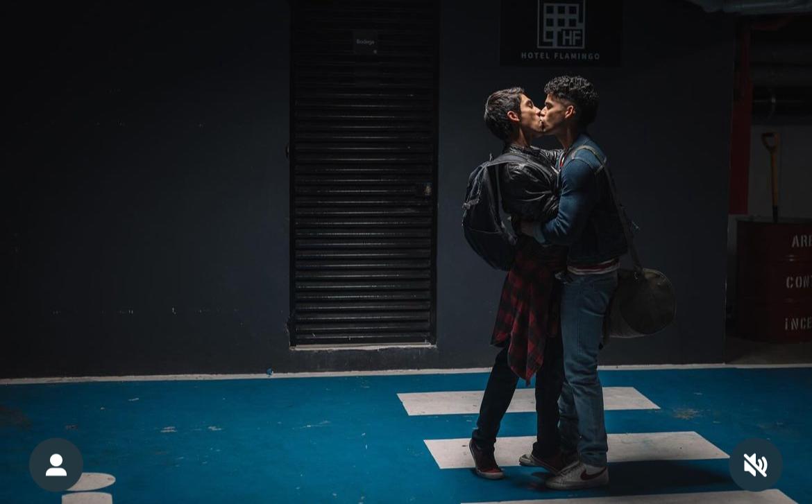 Los demonios del amanecer película gay fotos estreno