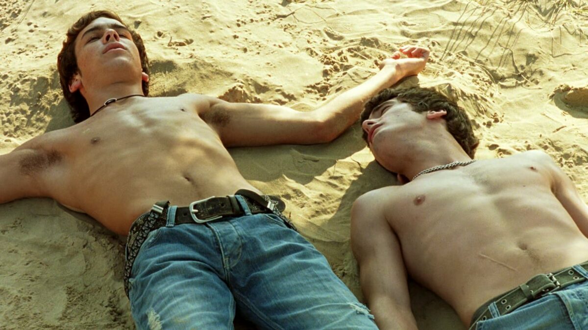 Mario Casas película gay con Yon González