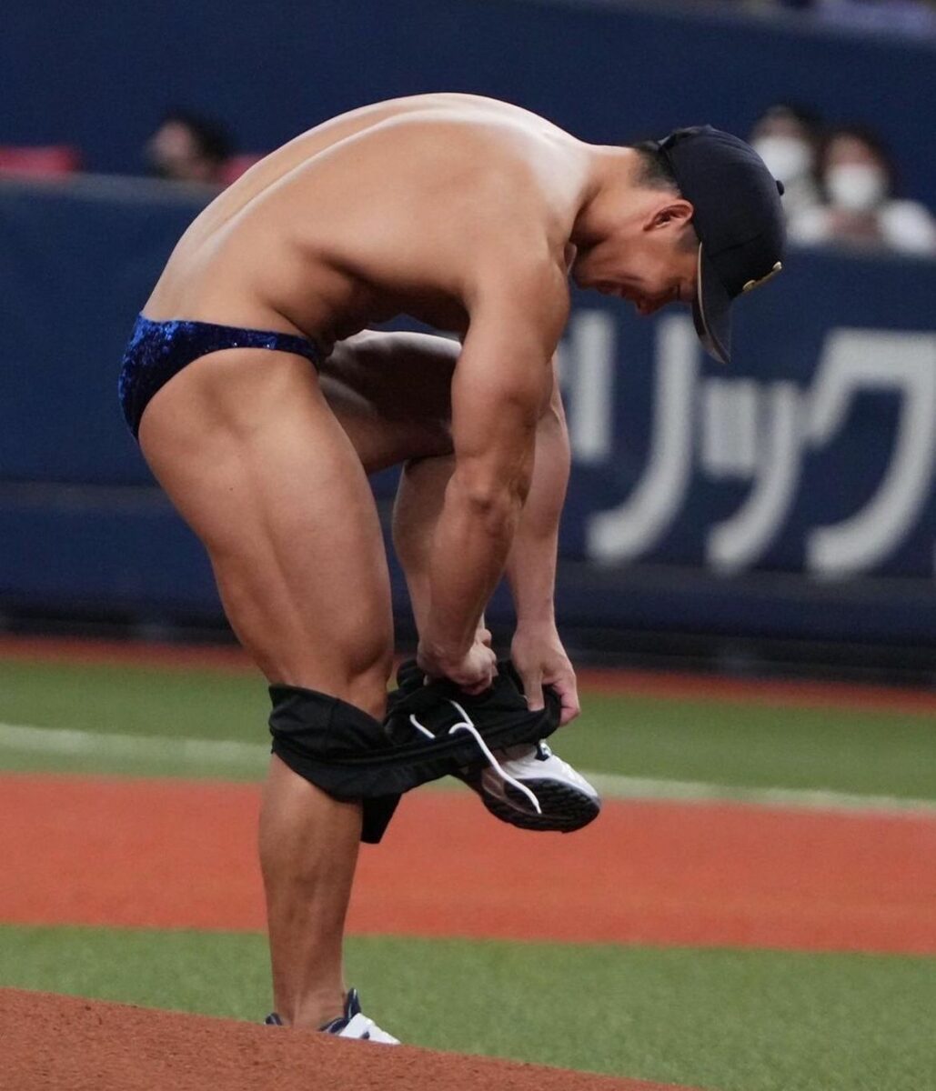 Beisbolista en tanga beisbol