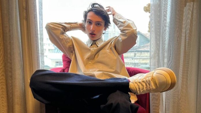 Finn Wolfhard actor mike wheeler stranger things biografía sexualidad pareja fotos videos