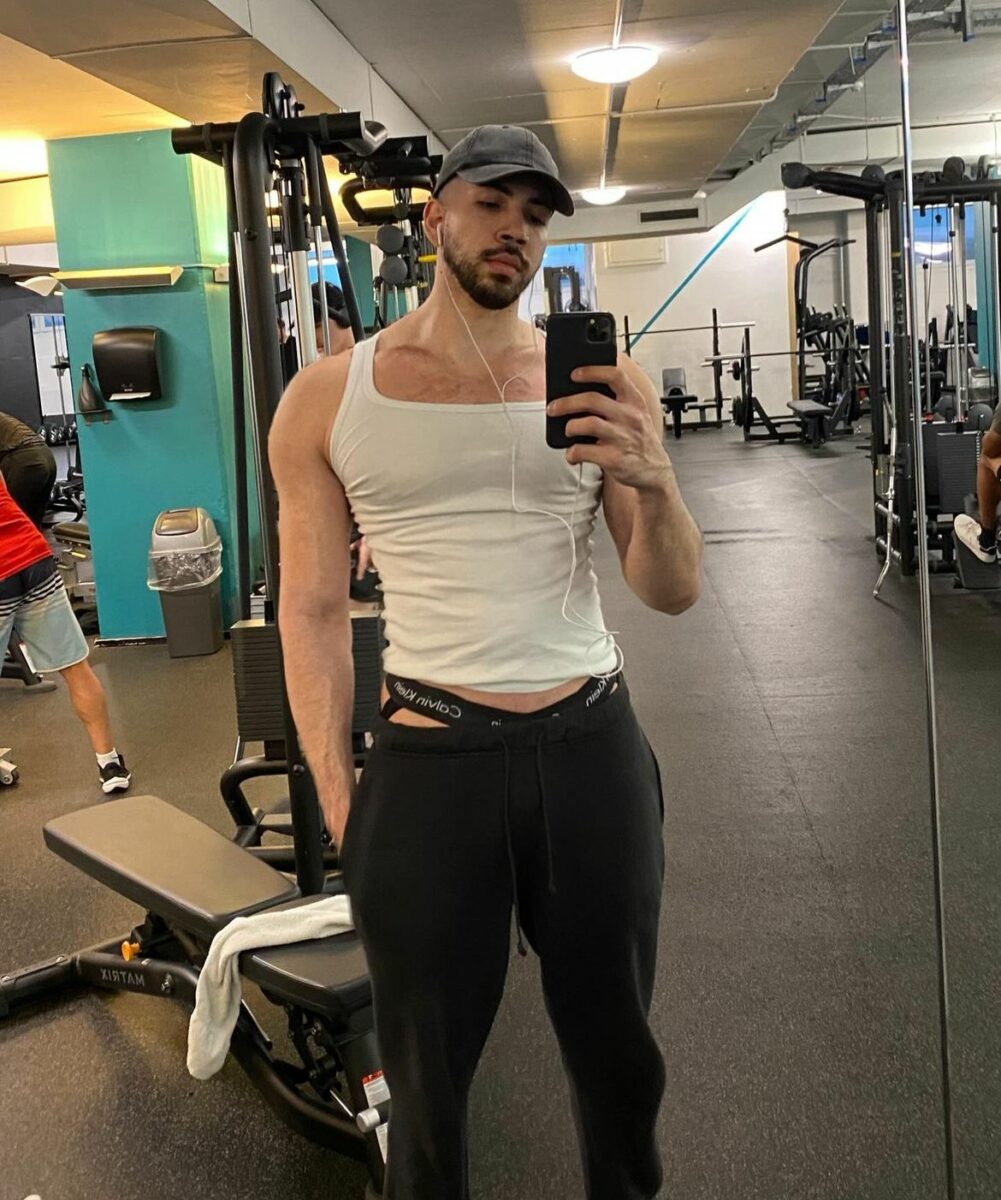 artista en el gimnasio