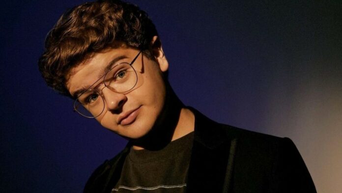 Gaten Matarazzo actor de stranger things dustin sexualidad pareja gay novia biografía