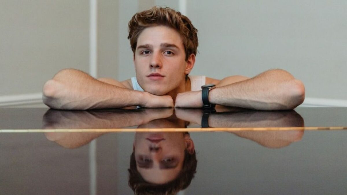 Nuno Gallego actor de élite biografía sexualidad pareja gay