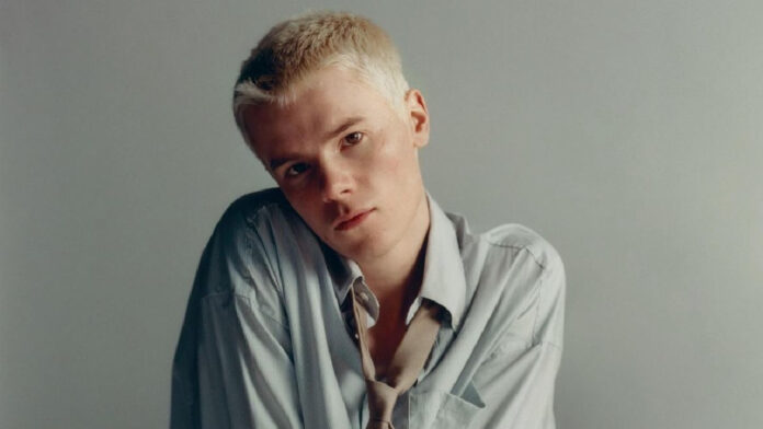 sexualidad pareja Edvin Ryding young royals jóvenes altezas novio novia vida real 2024