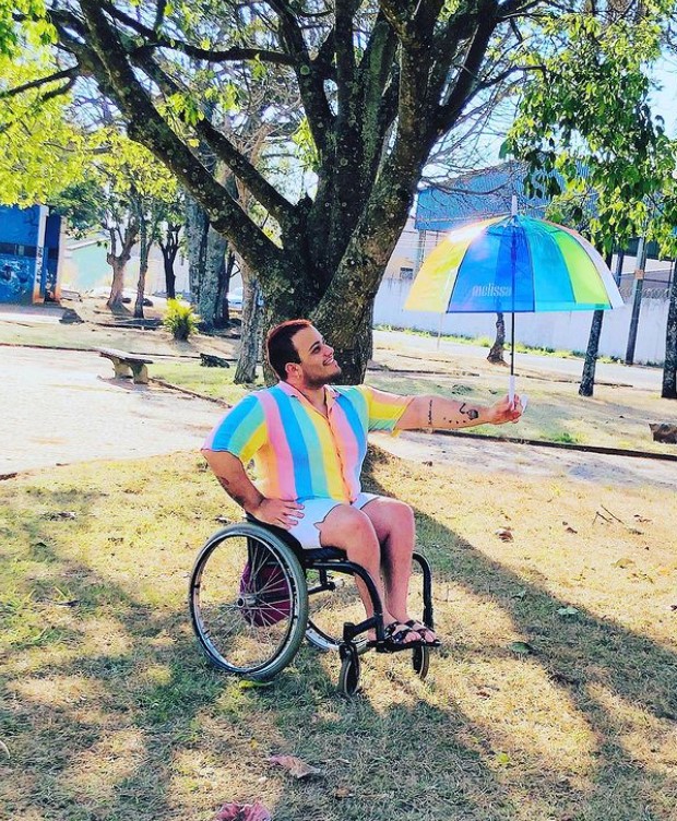 Mateus Assis lgbt gay bisexual fotos videos