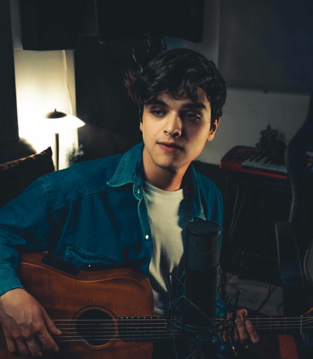 Julio Ávila biografía sexualidad cantante participante de la academia pareja