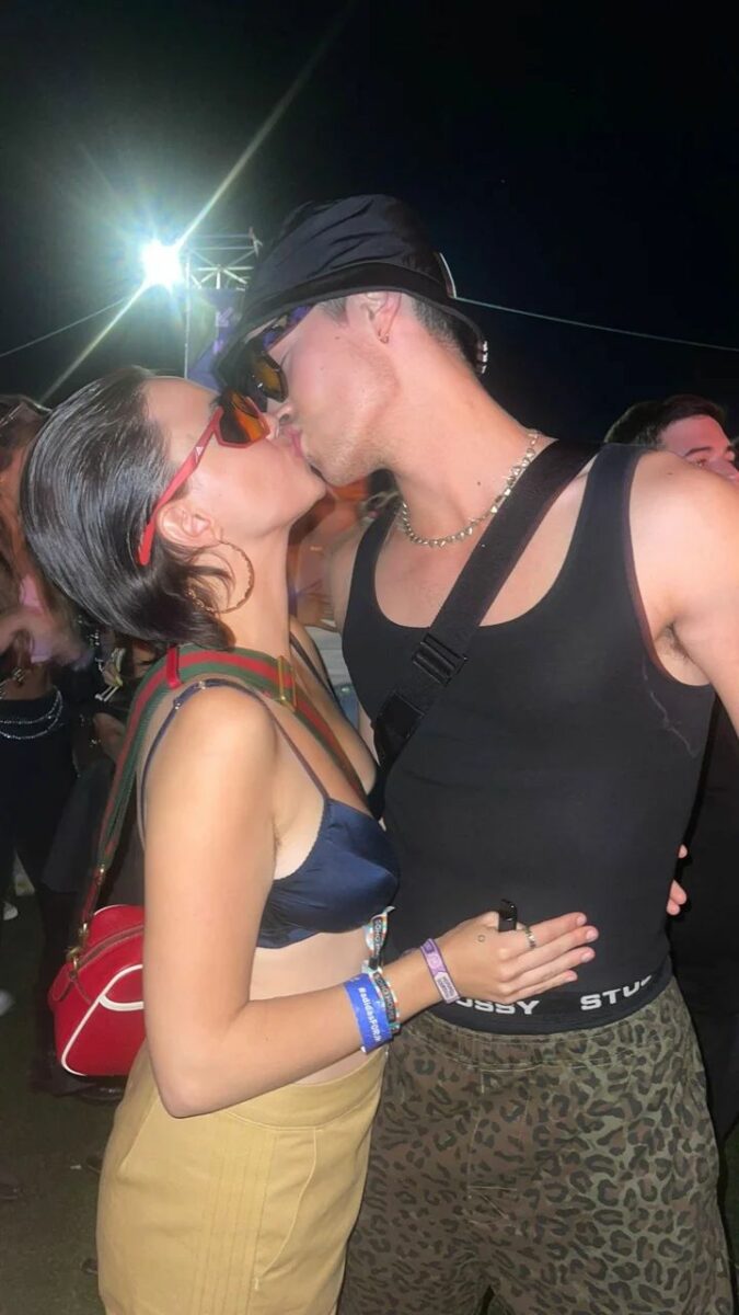 Manu Ríos Martina Cariddi beso 2022 primavera sound