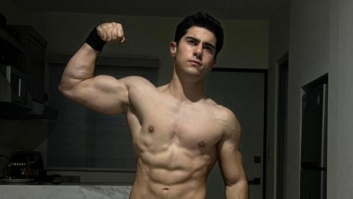 mejores videos frank urbina tiktoker influencer deportivo frank fitness videos fotos edad instagram biografía sexualidad gay pareja